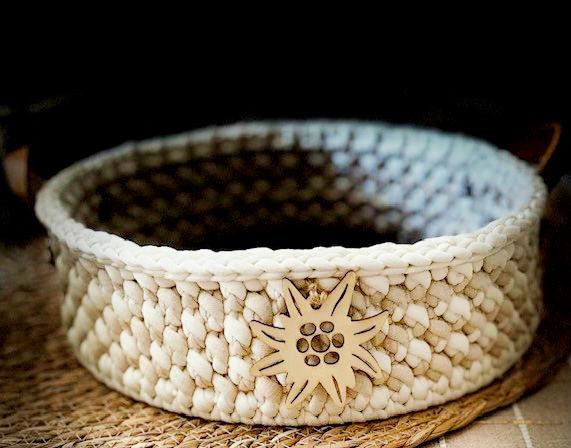 Plateaux ronds ou carrés en bois et corde tressée